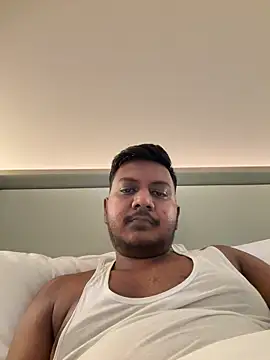 viv77 online show from March 13, 2026, 1:51 pm