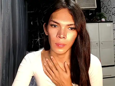 ladyhotcuming online show from May 31, 2026, 6:09 pm