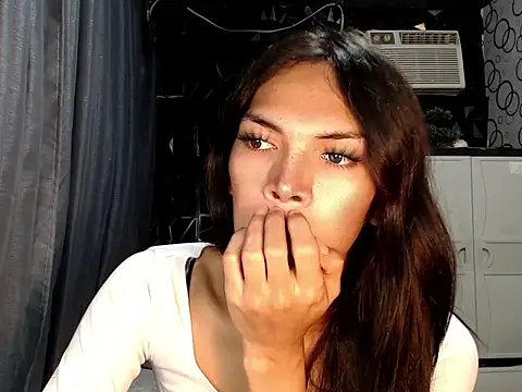ladyhotcuming online show from July 8, 2026, 10:25 pm