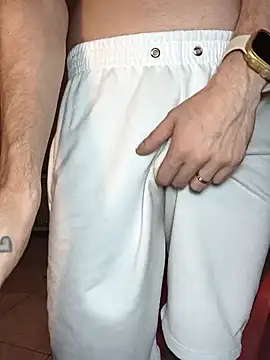 Snapshot of bigcockwhite777 chatting on September 30, 2025, 5:51 pm bigcockwhite777 online show from September 30, 2025, 5:51 pm