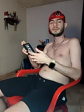 Snapshot of bigcockwhite777 chatting on October 25, 2025, 12:40 am bigcockwhite777 online show from October 25, 2025, 12:40 am