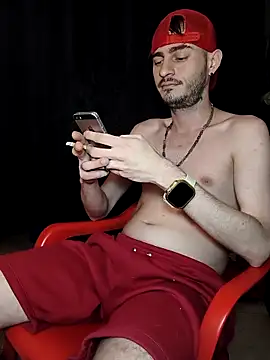 Snapshot of bigcockwhite777 chatting on December 2, 2025, 2:39 am bigcockwhite777 online show from December 2, 2025, 2:39 am