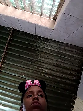 Snapshot of Fernanda30 chatting on February 8, 2026, 6:22 pm Fernanda30 online show from February 8, 2026, 6:22 pm