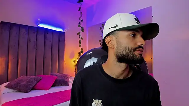 Ryan Jackson  online show from December 14, 2025, 12:27 am