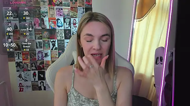 NessaDiazz online show from September 15, 2025, 1:27 am