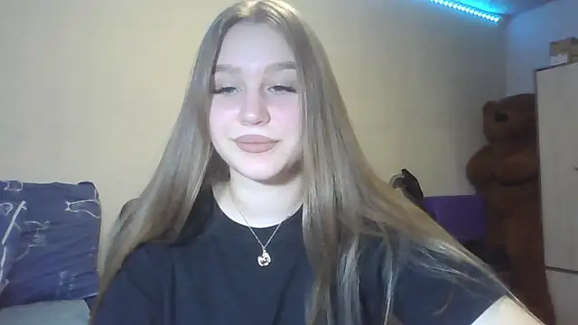 yourhoney Lola  online show from October 18, 2025, 3:35 pm