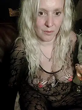 Snapshot of Bouncy-Bella28X chatting on September 19, 2025, 9:59 pm Bouncy-Bella28X online show from September 19, 2025, 9:59 pm