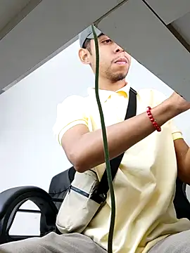 Snapshot of Oqui chatting on February 24, 2026, 6:50 pm Oqui online show from February 24, 2026, 6:50 pm