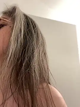 Alix Valentine online show from November 24, 2025, 5:45 pm