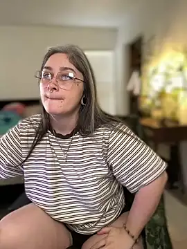 Snapshot of Alix_Valentine chatting on December 20, 2025, 6:26 pm Alix Valentine online show from December 20, 2025, 6:26 pm