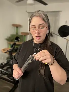 Snapshot of Alix_Valentine chatting on February 6, 2026, 9:18 pm Alix Valentine online show from February 6, 2026, 9:18 pm