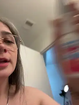 Snapshot of Alix_Valentine chatting on February 8, 2026, 12:03 am Alix Valentine online show from February 8, 2026, 12:03 am