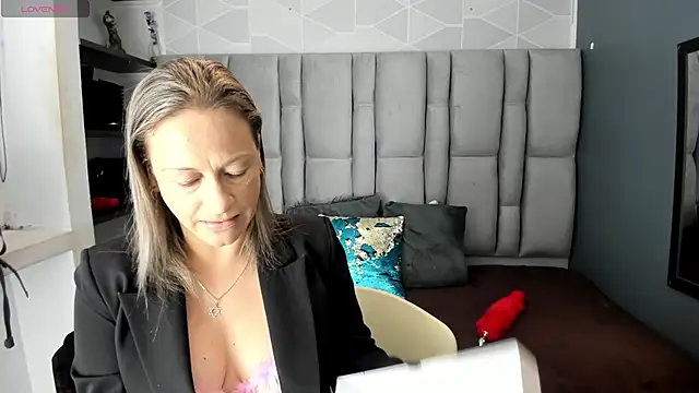 Charlot milf online show from January 7, 2026, 11:56 am