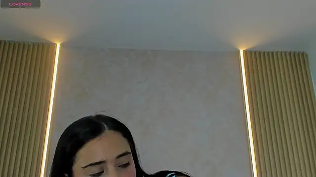 Snapshot of ZOEBARLOWE chatting on November 6, 2025, 7:04 pm ZOEBARLOWE online show from November 6, 2025, 7:04 pm