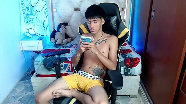 Snapshot of yiisu_ chatting on October 11, 2025, 12:15 pm yiisu  online show from October 11, 2025, 12:15 pm