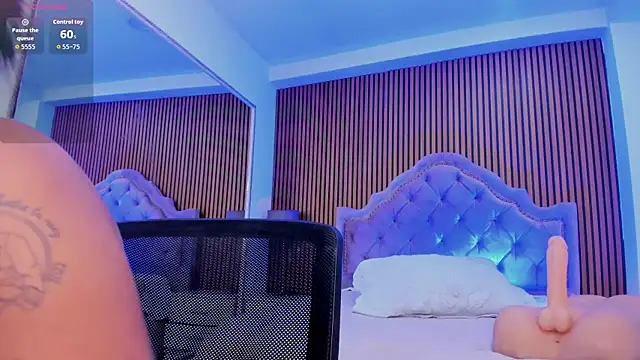 SelenaStonne online show from November 27, 2025, 7:38 pm