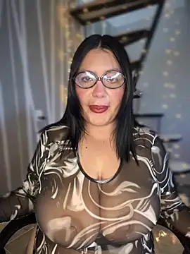 victoria amatista  online show from October 22, 2025, 6:51 pm