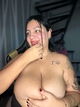 victoria amatista  online show from October 30, 2025, 3:30 am