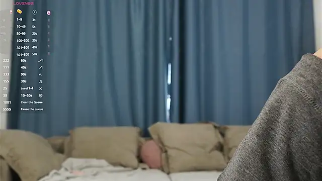 TaiteFairfield online show from November 5, 2025, 7:08 am