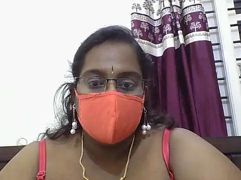 Snapshot of Reena-gowda chatting on October 6, 2025, 4:59 pm Reena-gowda online show from October 6, 2025, 4:59 pm