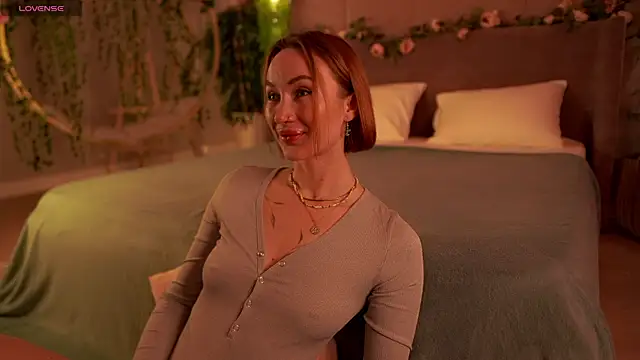 Snapshot of Serena_Waldarf chatting on September 22, 2025, 5:15 pm Serena Waldarf online show from September 22, 2025, 5:15 pm