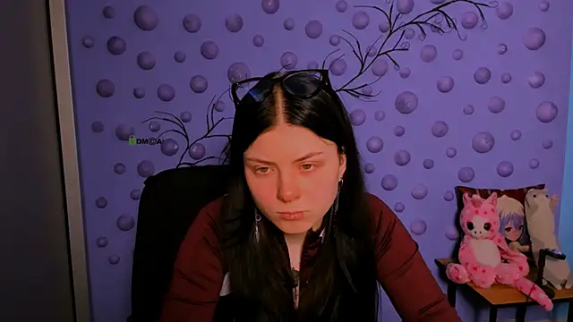 Snapshot of foxy_tease_ chatting on February 4, 2026, 8:14 pm foxy tease online show from February 4, 2026, 8:14 pm