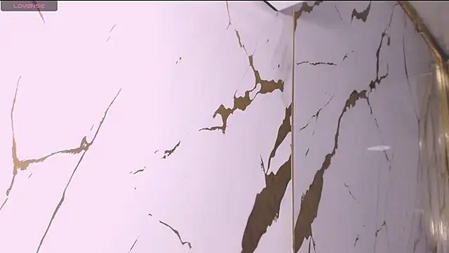 eimy skinny  online show from February 1, 2026, 12:26 pm