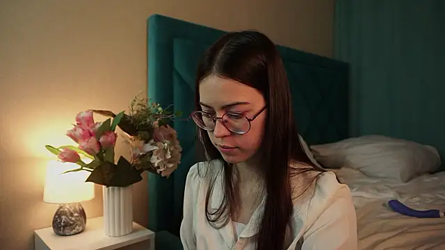 ywixos online show from March 7, 2026, 3:09 pm