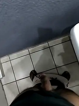 Leofj007 online show from November 30, 2025, 10:58 pm