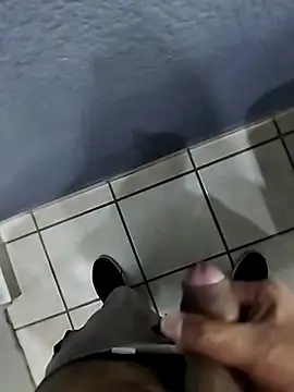 Leofj007 online show from December 19, 2025, 11:01 pm