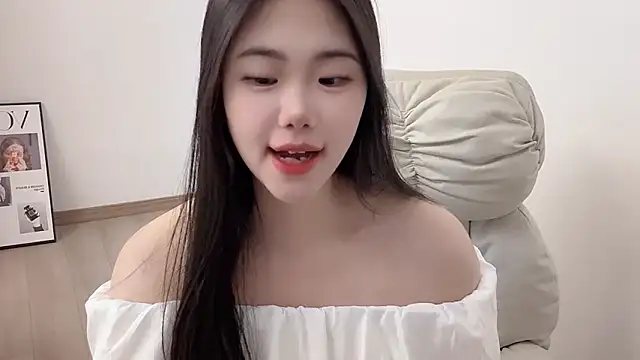 Snapshot of suki-1 chatting on March 12, 2026, 3:29 pm suki-1 online show from March 12, 2026, 3:29 pm