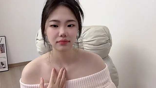 Snapshot of suki-1 chatting on March 16, 2026, 9:46 am suki-1 online show from March 16, 2026, 9:46 am