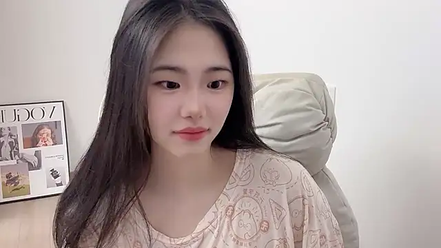 Snapshot of suki-1 chatting on April 12, 2026, 9:36 am suki-1 online show from April 12, 2026, 9:36 am