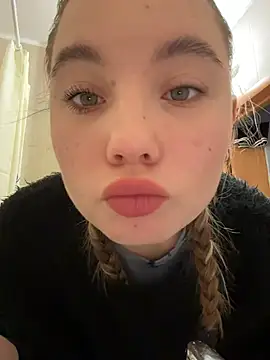 StephanieMur online show from November 25, 2025, 4:01 am