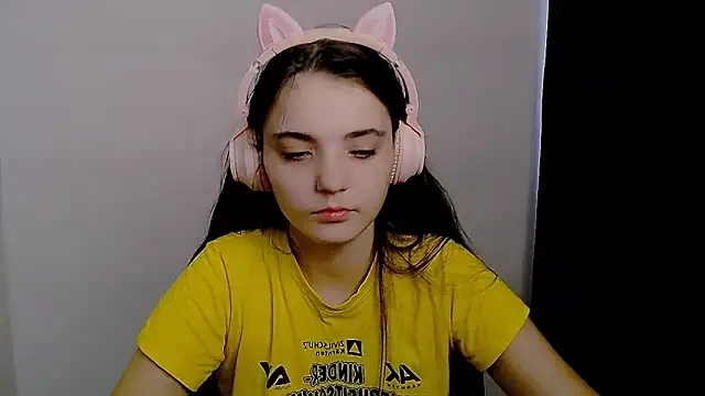 Snapshot of Sun_Shine__ chatting on September 9, 2025, 11:54 am Sun Shine   online show from September 9, 2025, 11:54 am