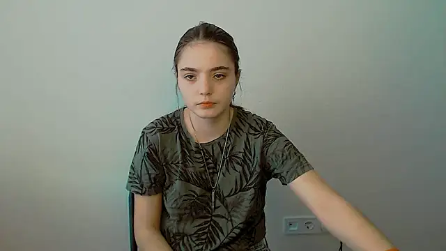 Snapshot of Sun_Shine__ chatting on September 22, 2025, 5:42 am Sun Shine   online show from September 22, 2025, 5:42 am