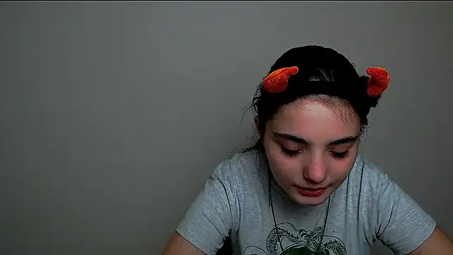 Snapshot of Sun_Shine__ chatting on October 10, 2025, 9:03 pm Sun Shine   online show from October 10, 2025, 9:03 pm