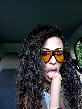 ASSERINAAA online show from October 28, 2025, 9:02 am