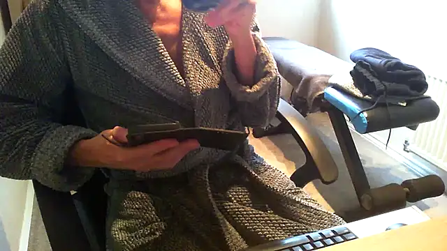 Snapshot of rogpb chatting on January 8, 2026, 9:44 am rogpb online show from January 8, 2026, 9:44 am