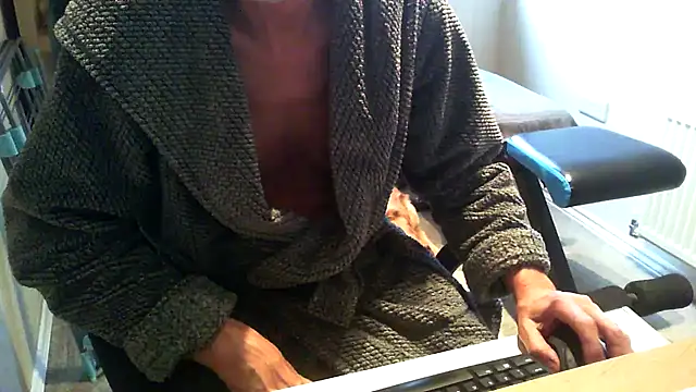 Snapshot of rogpb chatting on January 11, 2026, 10:31 am rogpb online show from January 11, 2026, 10:31 am