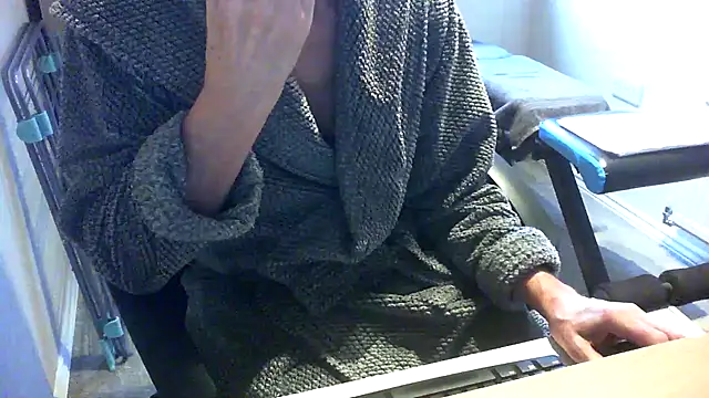 Snapshot of rogpb chatting on January 15, 2026, 9:47 am rogpb online show from January 15, 2026, 9:47 am