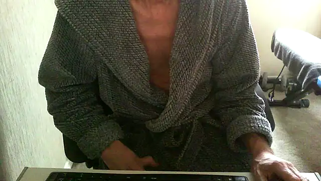 Snapshot of rogpb chatting on February 1, 2026, 10:25 am rogpb online show from February 1, 2026, 10:25 am