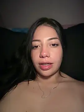 Snapshot of MissCat_ chatting on May 18, 2026, 4:07 am MissCat online show from May 18, 2026, 4:07 am