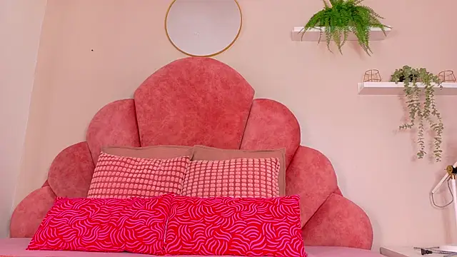 TiffValentinee  online show from October 10, 2025, 7:46 pm