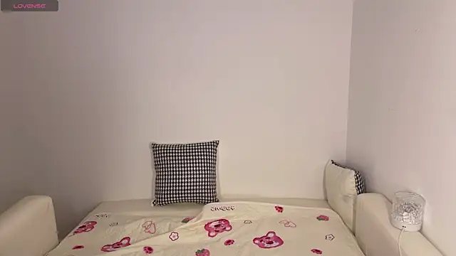 Snapshot of Kittenfishing chatting on September 13, 2025, 2:06 pm Kittenfishing online show from September 13, 2025, 2:06 pm