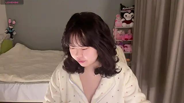 Kittenfishing online show from November 12, 2025, 1:00 pm