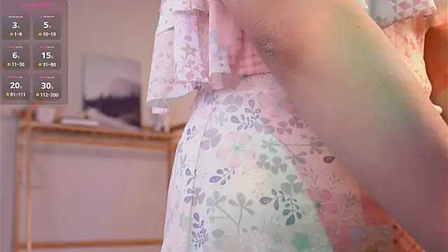 MoiraEger online show from November 25, 2025, 4:07 pm