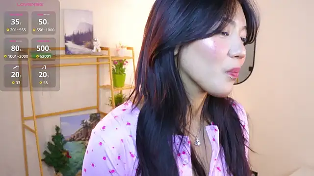 MoiraEger online show from February 4, 2026, 4:02 pm