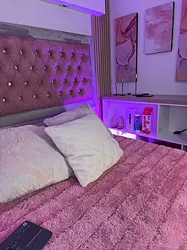 Snapshot of MylaDreams chatting on May 13, 2026, 3:37 am MylaDreams online show from May 13, 2026, 3:37 am