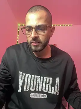 magnumchris online show from April 15, 2026, 11:49 pm